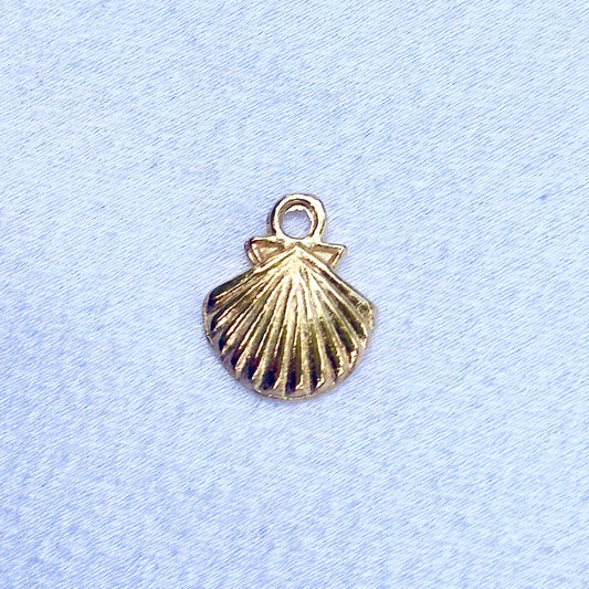 Gold Symmetrical Shell Charm